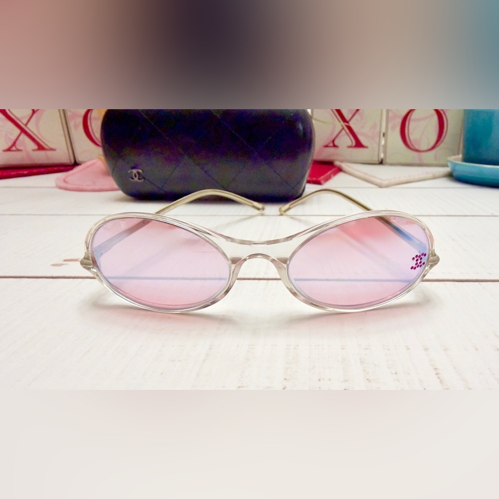 Chanel Pink Mirrored Sunglasses - Picture 4 of 10